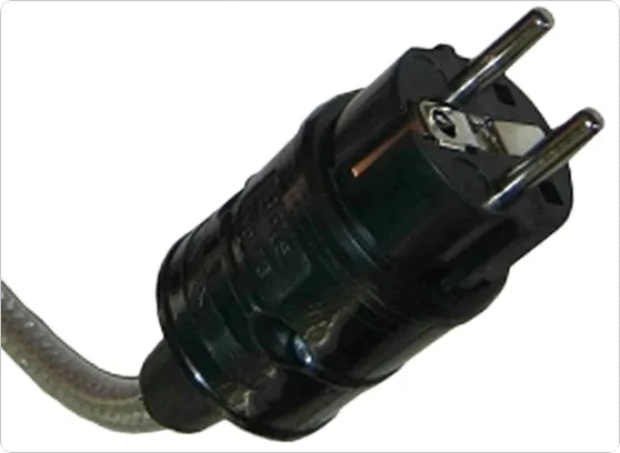 tomanek-power-cable-tpc-schuko-iec-1-5m