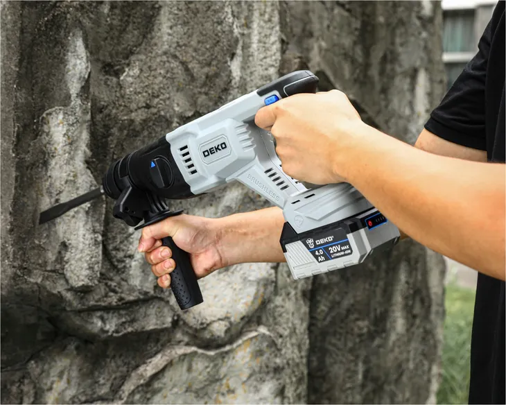 mlotowiertarka-deko-sds-plus-600-w-maksymalna-liczba-udarow-4200