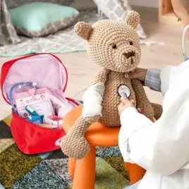 zestaw-malego-lekarza-doktora-dentysty-dla-dzieci-drewniany-w-walizce