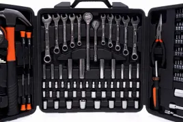 zestaw-kluczy-narzedzi-w-walizce-140-el