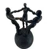 figurka-osoby-na-kuli-26cm