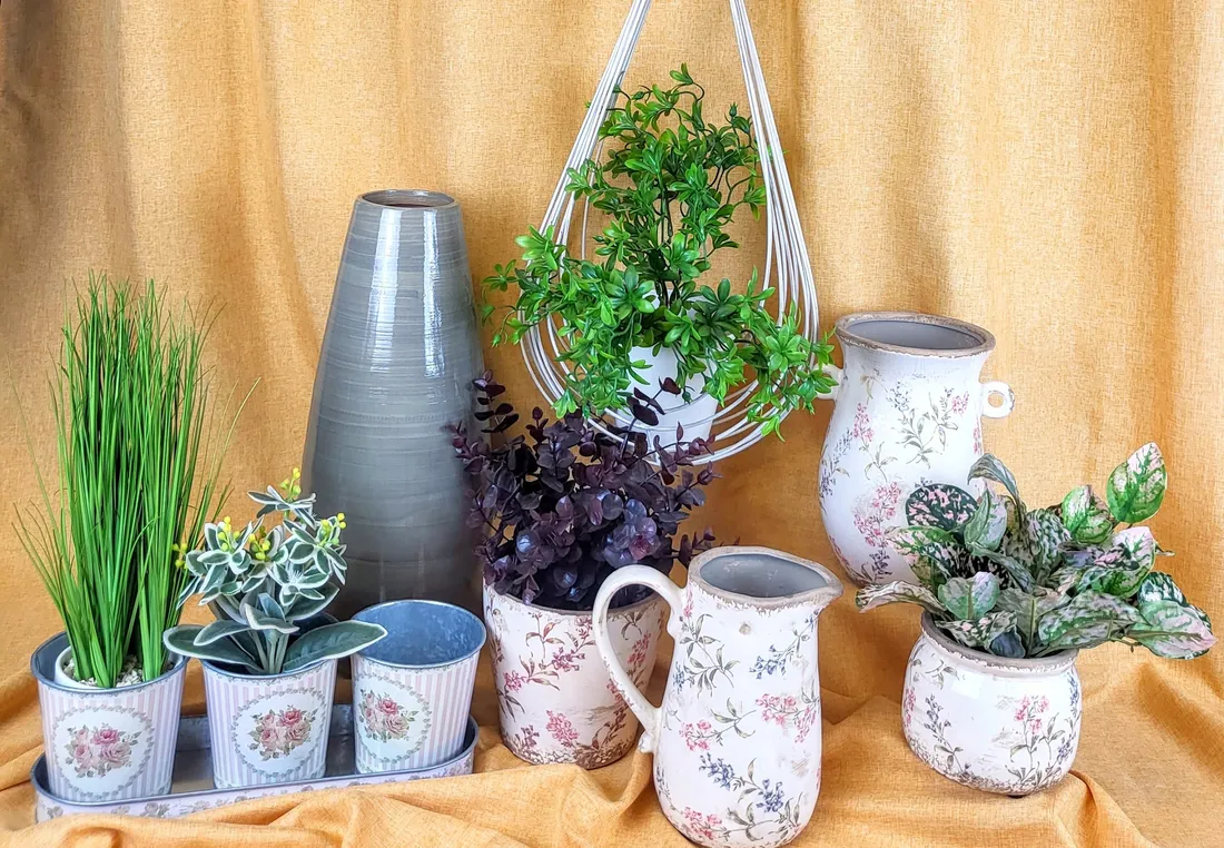 postarzana-ceramiczna-oslonka-doniczka-waza-material-ceramika