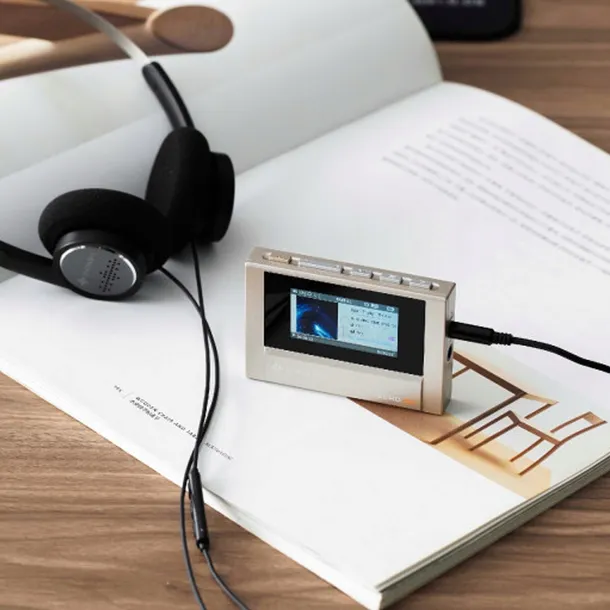 mp3-fiio-echo-mini-titanium-limited-edition-srebrny-8-gb-zasilanie-akumulatorowe