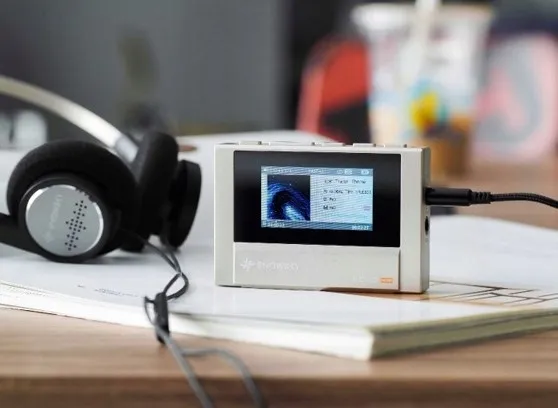 mp3-fiio-echo-mini-titanium-limited-edition-srebrny-8-gb-odtwarzane-formaty-plikow-ape