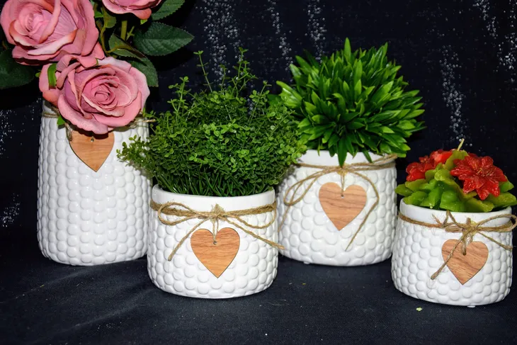 wazon-ceramiczny-bialy-h20cm-material-ceramika-kolor-bialy