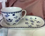 porcelanowy-kubek-filizanka-z-talerzykiem-445ml-marka-dakls-wzor-dominujacy-kwiaty