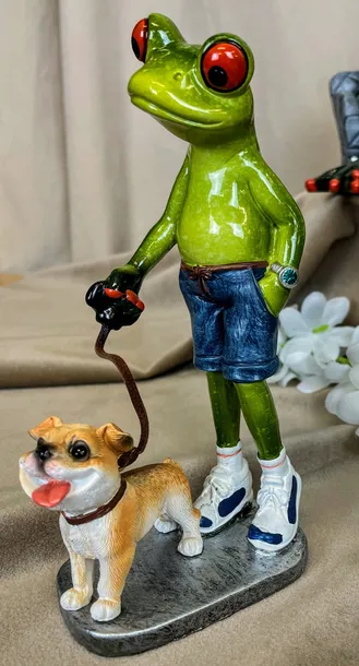 figurka-pan-zaba-z-psem-na-smyczy-wysokosc-produktu-16-5-cm