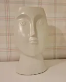 doniczka-ceramiczna-twarz-bezowa-ksztalt-inny-material-ceramika