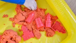 piasek-kinetyczny-3kg-basen-foremki-zestaw-30el