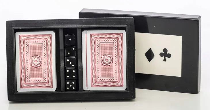 karty-do-gry-kosci-marka-art-pol-waga-z-opakowaniem-0-05-kg