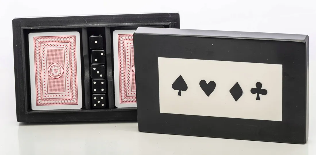 karty-do-gry-kosci-waga-z-opakowaniem-0-05-kg