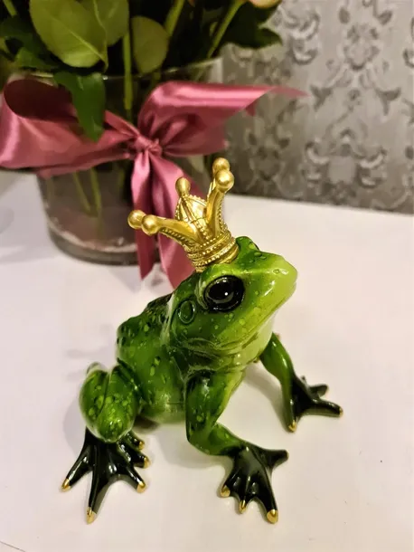 figurka-zaby-zaba-w-koronie-na-szczescie-material-wykonania-tworzywo-sztuczne-kod-producenta-137259