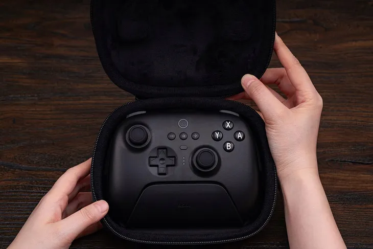 futeral-or-etui-na-pad-8bitdo-ultimate-classic-controller-travel-case-waga-z-opakowaniem-0-2-kg-kod-producenta-ret00418