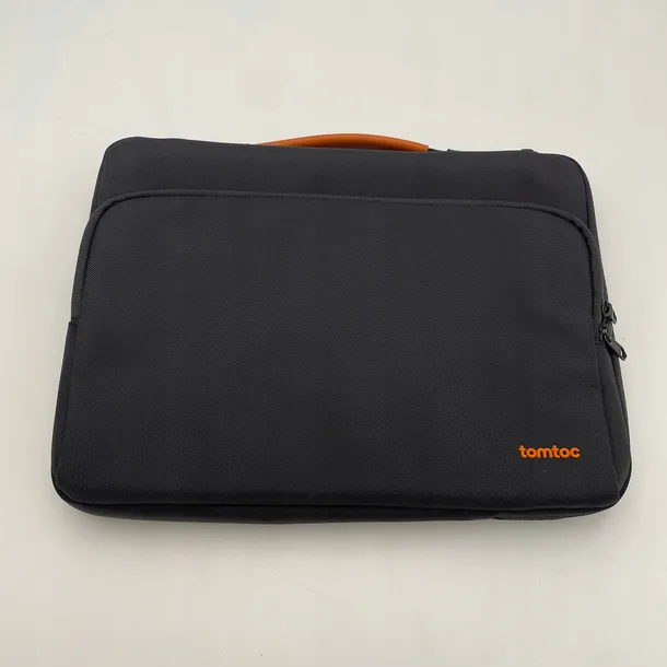 tomtoc-light-a18-laptop-sleeve-13-inch-black-marka-tomtoc