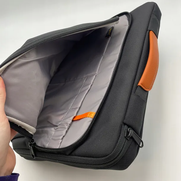 tomtoc-light-a18-laptop-sleeve-13-inch-black-waga-z-opakowaniem-0-15-kg-liczba-komor-2