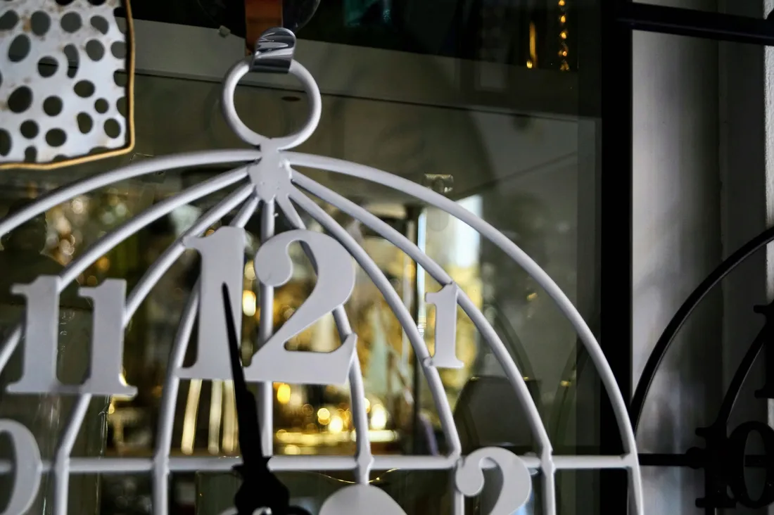 zegar-scienny-dakls-bialy-29cm