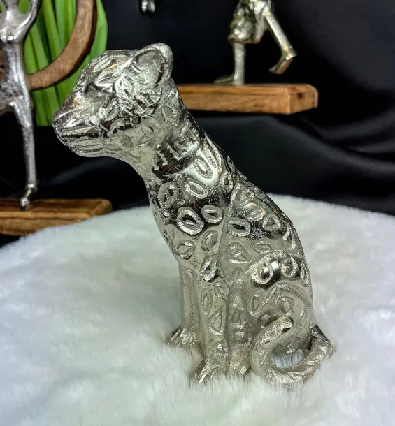 figurka-gepard-srebrny-15-cm-producent-pp
