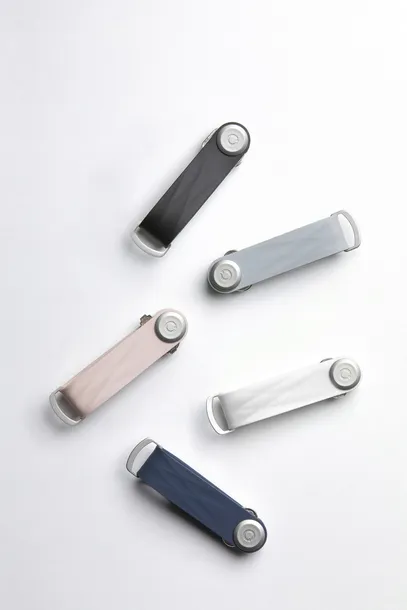 etui-na-klucze-guma-kolor-niebieski-material-dominujacy-guma