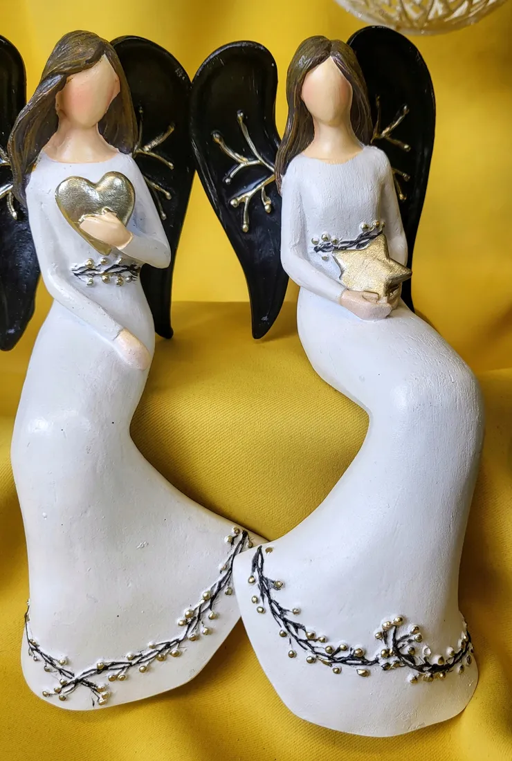 aniol-siedzacy-mix-2-wzory-material-wykonania-tworzywo-sztuczne