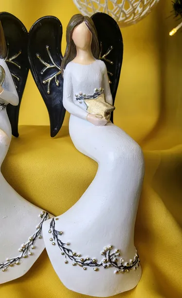 aniol-siedzacy-mix-2-wzory-material-wykonania-tworzywo-sztuczne-producent-ewax