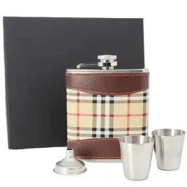 zestaw-prezentowy-piersiowka-2-kieliszki