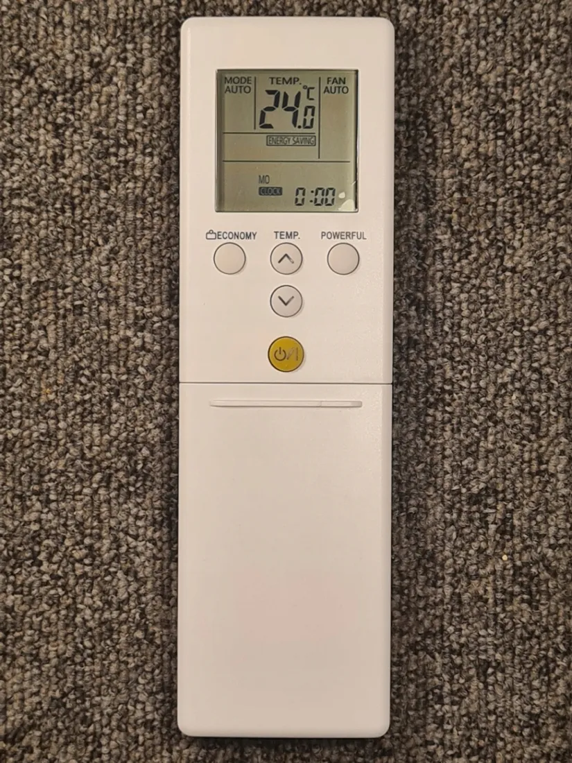 pilot-klimatyzacji-fujitsu-ar-rem5e