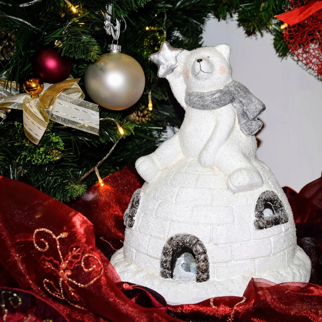 figurka-mis-na-igloo-led-h-30-cm