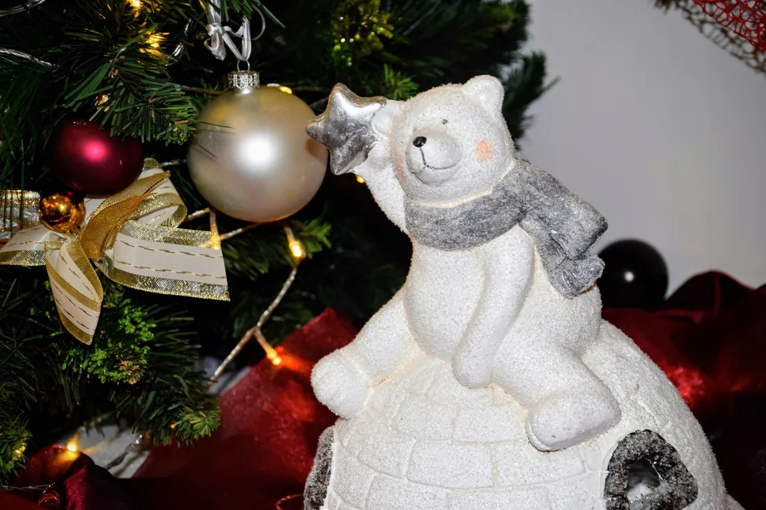 figurka-mis-na-igloo-led-h-30-cm