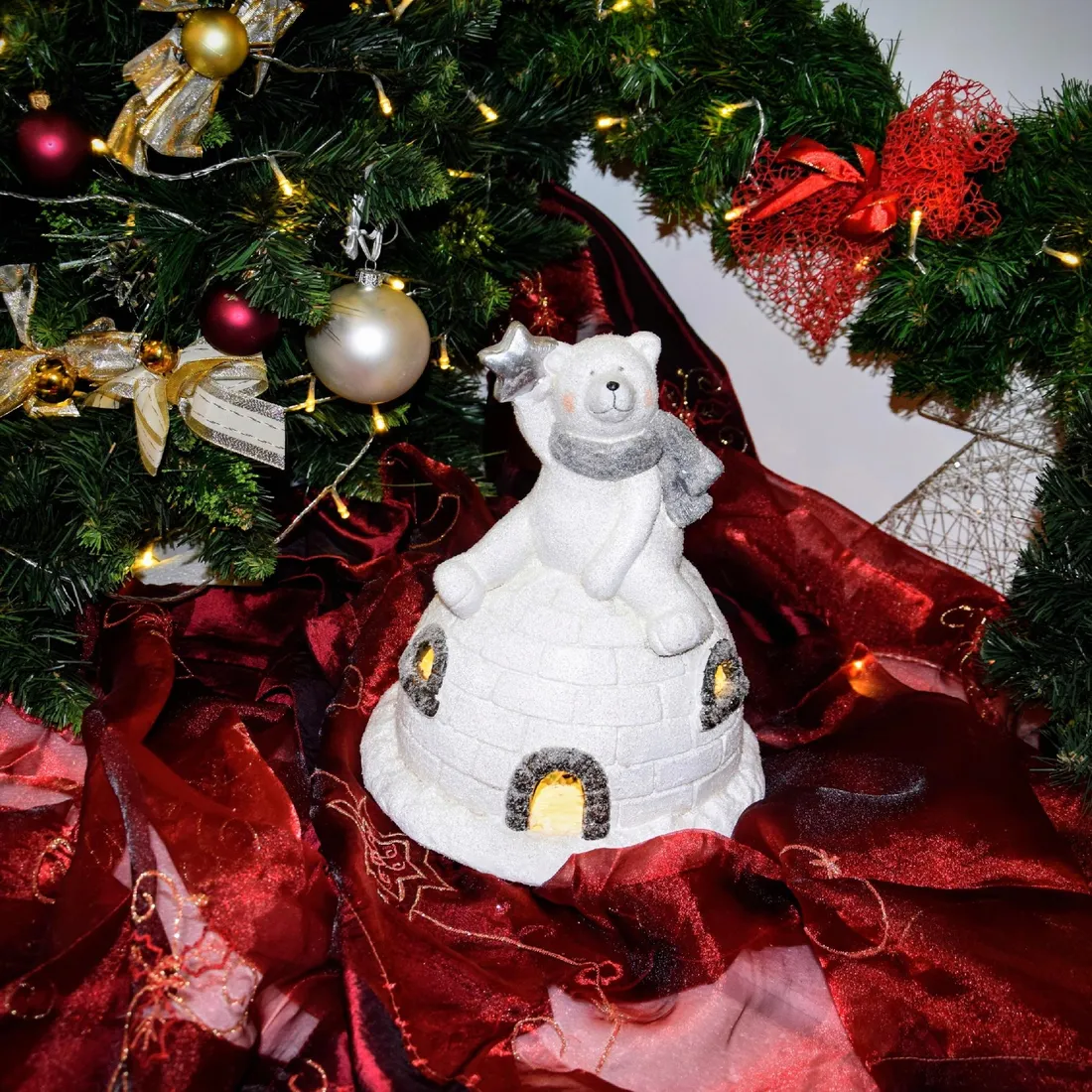 figurka-mis-na-igloo-led-h-30-cm