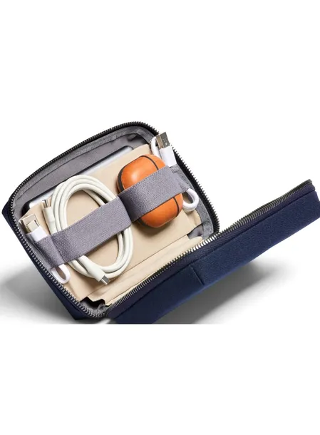 organizer-etui-na-elektronike-bellroy-tech-kit-compact-navy-kod-producenta-etkb-nav-227