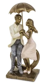 zlota-figurka-pary-pod-parasolem-wysokosc-255cm