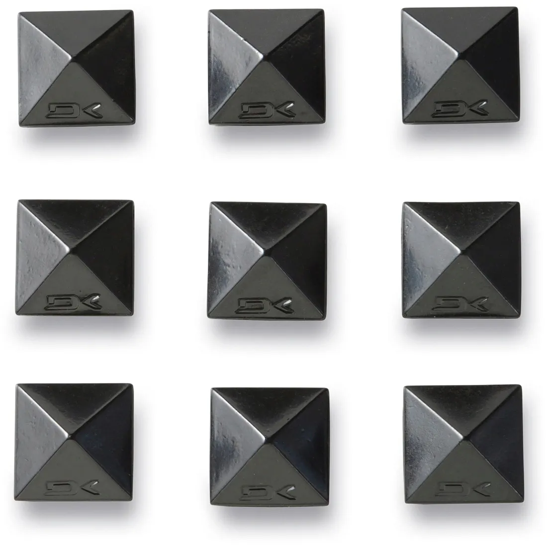 pad-antyposlizgowy-dakine-pyramid-studs