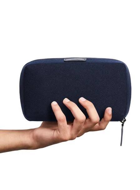 organizer-etui-na-elektronike-bellroy-tech-kit-navy-szerokosc-produktu-23-cm