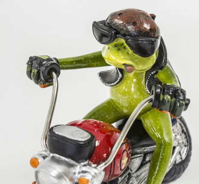 figurka-zaba-na-motocyklu-harleyu-waga-z-opakowaniem-0-42-kg