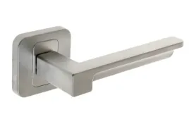 klamka-wewnetrzna-nomet-krotki-szyld-kwadratowy