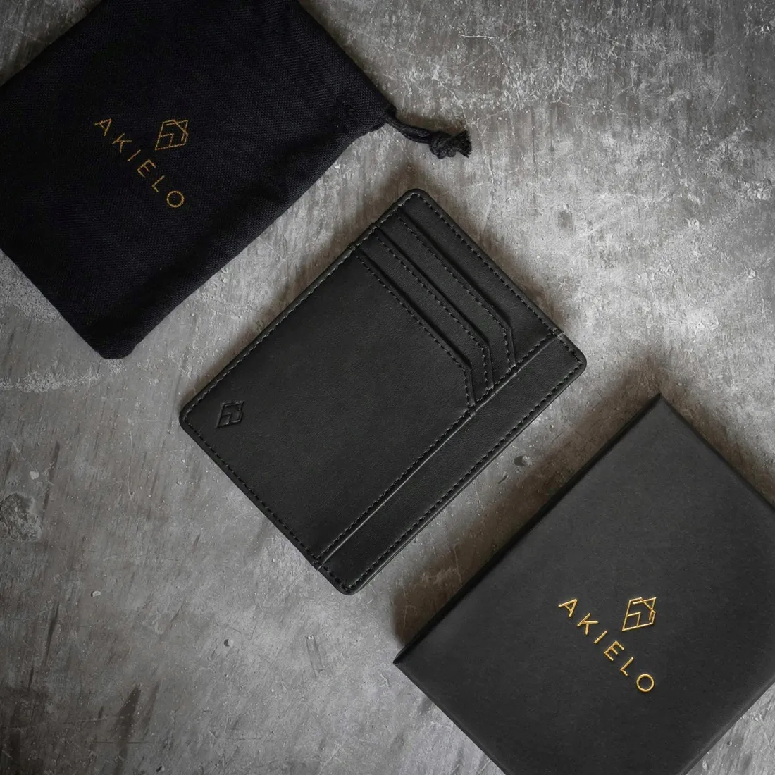 akielo-etui-syntetyk