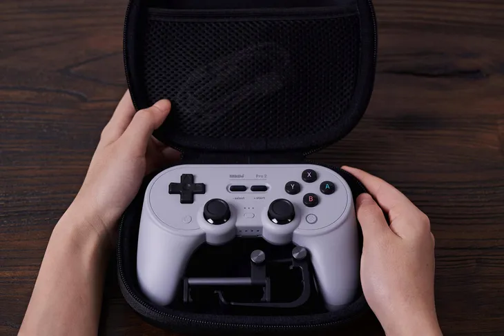 etui-do-pada-pro-2-sn30-pro-switch-ps5-ps4-xbox-one-8bitdo-case-producent-8bitdo