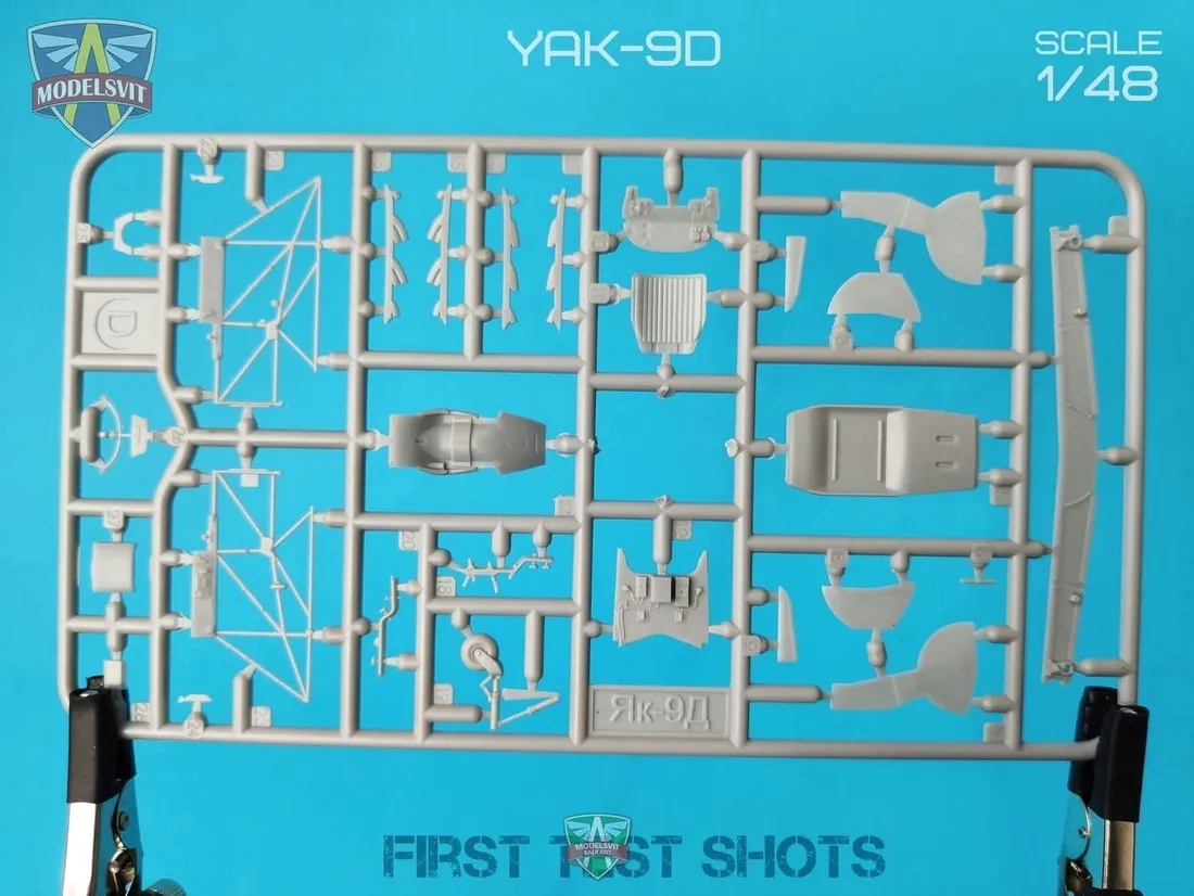 modelsvit-4809-1-48-yak-9d-long-range-wwii