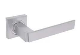 klamka-kwadratowa-gamet-srebrna-chrom-satyna-drzwi