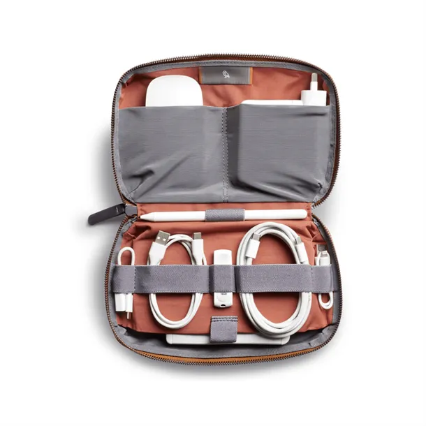 kosmetyczka-bellroy-tech-kit-brazowy-rodzaj-standardowa