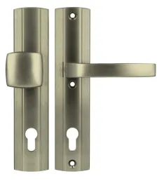 klamka-zewnetrzna-axa-dlugi-szyld-z-otworem-na-wkladke