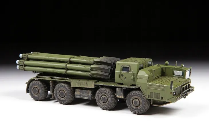 zvezda-5072-1-72-bm-30-smerch-multiple-rocket-launch-system-okres-po-ii-wojnie-swiatowej