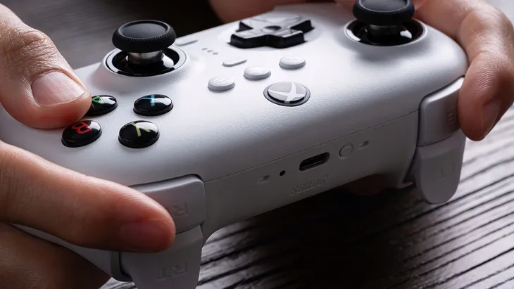 gamepad-8bitdo-ultimate-3-mode-controller-bialy-do-pc-xbox-android-certyfikat-ce