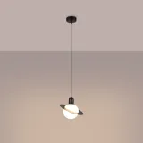 lampa-wiszaca-dziecieca-planeta-saturn-czarna-nowoczesna-do-pokoju-sollux-pomieszczenie-biuro