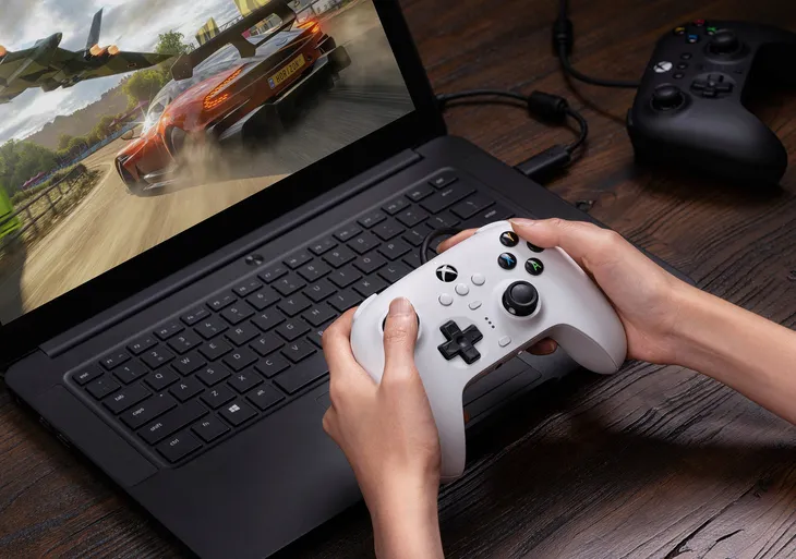 8bitdo-ultimate-wired-controller-for-xbox-series-one-pc-pad-przewodowy-usb-sposob-podlaczenia-przewodowy