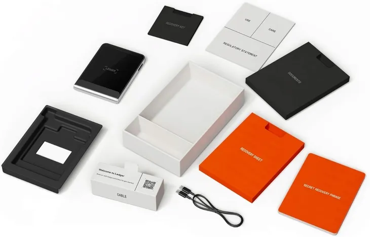 ledger-portfel-klucz-kryptowalutowy-e-inkorbluetoothorusb-c-do-tokenow-nft-certyfikat-ce-producent-ledger