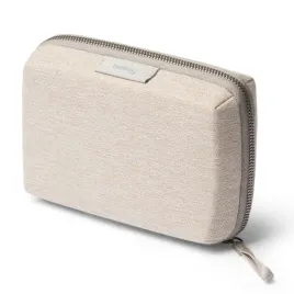 kosmetyczka-bellroy-tech-kit-compact-bezowy