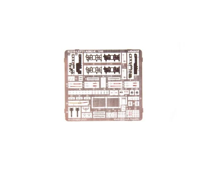 a6m2-k-eduard-82218-waga-z-opakowaniem-0-4-kg