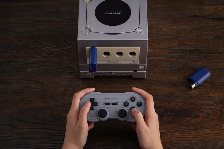 8bitdo-retro-receiver-for-ngc-adapter-bluetooth-do-gamecube-wii-windows-waga-z-opakowaniem-0-2-kg-marka-8bitdo