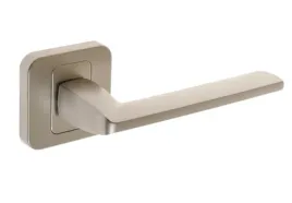 klamka-wewnetrzna-nomet-krotki-szyld-kwadratowy